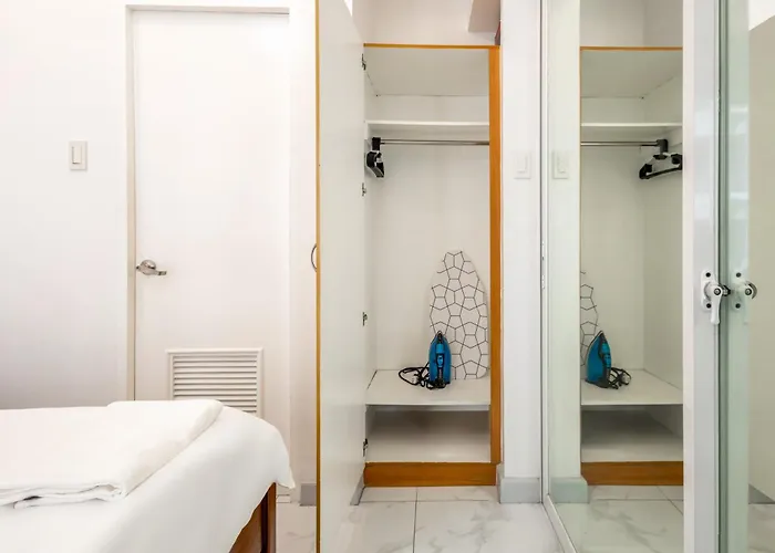 Apartment Forbeswood Heights Bgc Near St Lukes