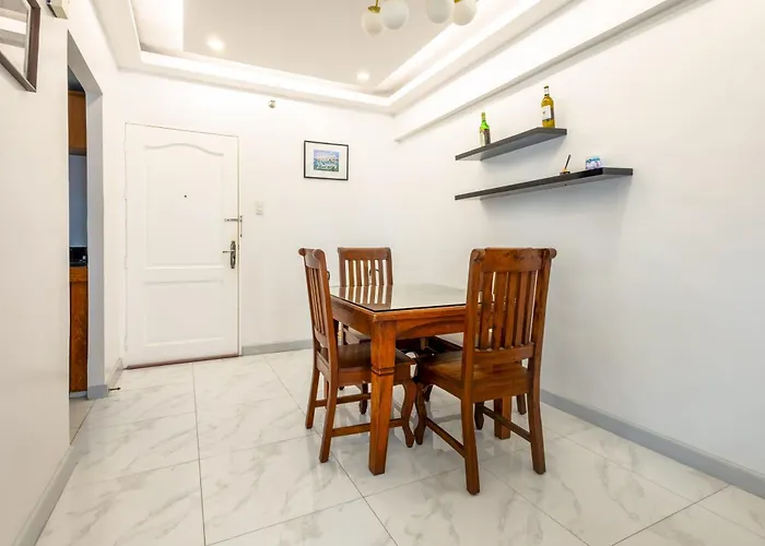 Apartment Forbeswood Heights Bgc Near St Lukes Manila