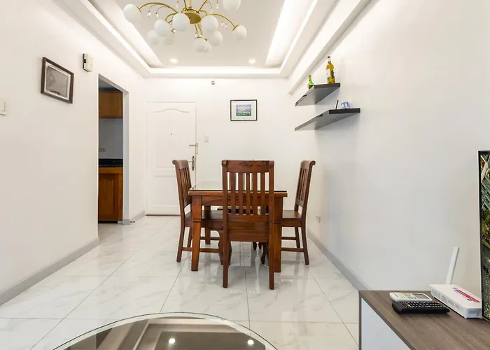 Apartment Forbeswood Heights Bgc Near St Lukes